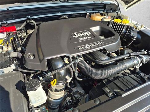 Used 2022 Jeep Wrangler Unlimited Sport AWD/4WD image 22