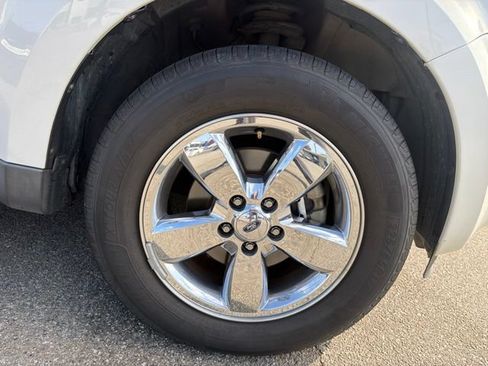 Used 2009 Ford Escape Limited AWD/4WD image 18