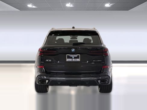 Used 2026 BMW X5 xDrive50e w/ M Sport Package image 9