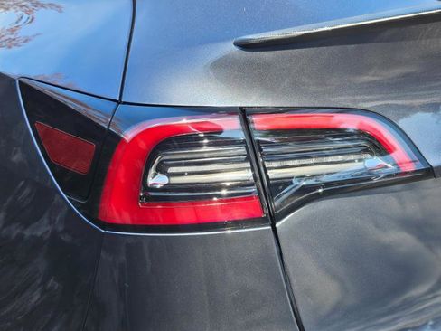 Used 2023 Tesla Model Y Long Range image 27