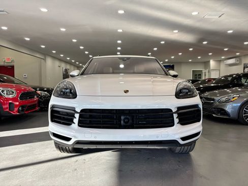 Used 2019 Porsche Cayenne S AWD/4WD image 2