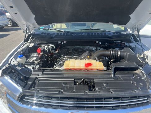 Used 2019 Ford F150 Lariat w/ FX4 Off-Road Package image 9