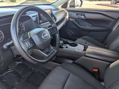 Certified 2025 Nissan Rogue SV image 17