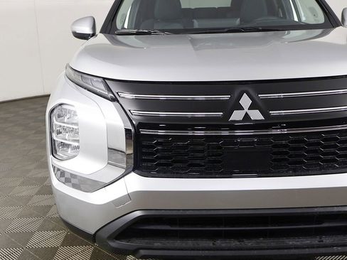 New 2026 Mitsubishi Outlander ES image 12