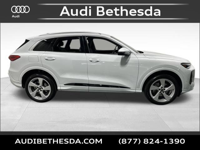 Used 2025 Audi Q5 Premium Plus w/ Premium Plus AWD/4WD image 8