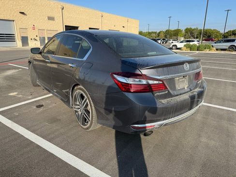 Used 2017 Honda Accord Sport image 6