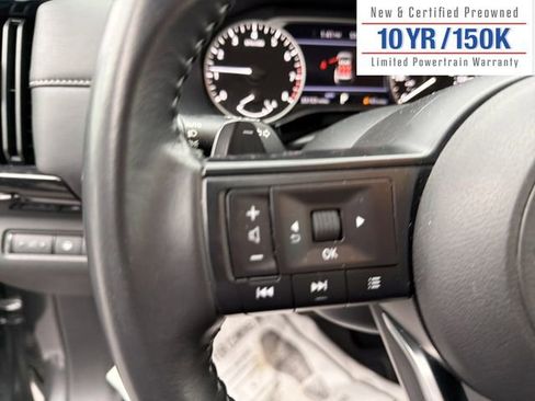 Used 2025 Nissan Pathfinder SV image 20