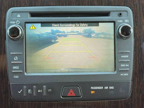 Used 2017 Chevrolet Traverse LT w/ Style and Technology Package FWD image 23