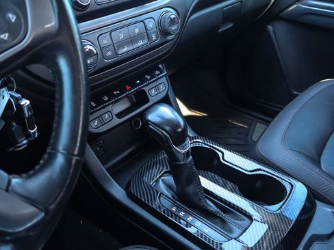 Used 2022 GMC Canyon AT4 w/ Driver Alert Package image 28