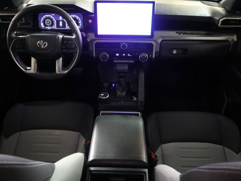 Used 2024 Toyota Tacoma TRD Off-Road image 15