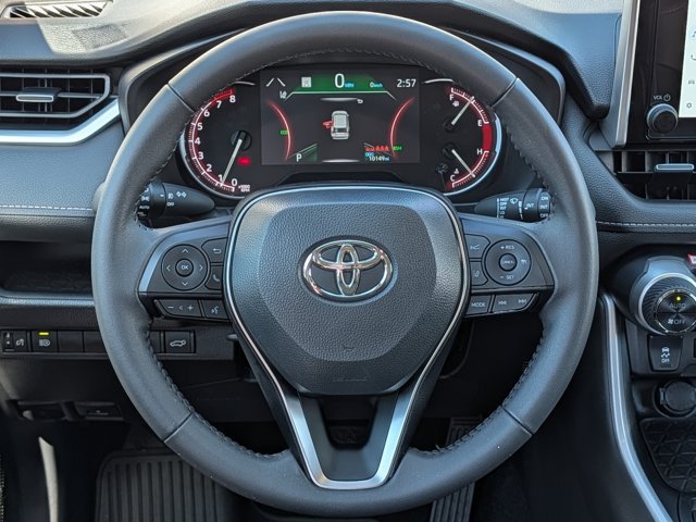 Used 2025 Toyota RAV4 XLE Premium AWD/4WD image 20