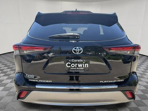Used 2025 Toyota Highlander Platinum AWD/4WD image 7