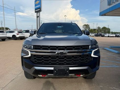 Used 2022 Chevrolet Tahoe Z71 w/ Luxury Package AWD/4WD image 2