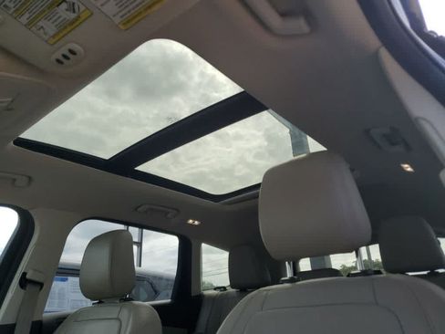 Used 2018 Ford Escape Titanium w/ Ford Safe & Smart Package AWD/4WD image 4