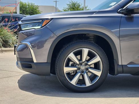 Used 2025 Honda Pilot Elite image 8