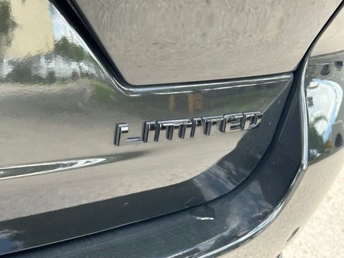 Used 2024 Jeep Grand Cherokee Limited w/ Black Appearance Package image 32