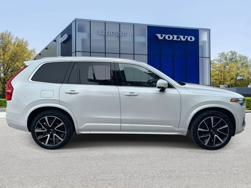 Certified 2022 Volvo XC90 T6 Momentum w/ Climate Package image 2