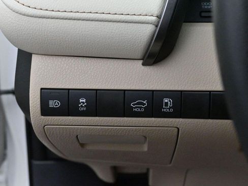 Used 2019 Toyota Camry LE FWD image 24