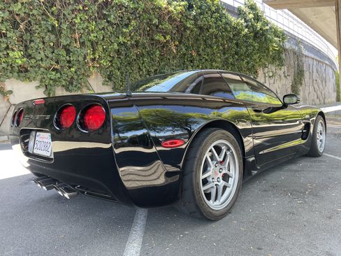 Used 2003 Chevrolet Corvette Z06 w/ Memory Package, 3 Drivers RWD image 4
