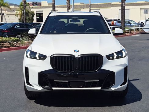 Used 2026 BMW X5 xDrive40i w/ M Sport Package AWD/4WD image 3