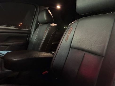 Used 2020 Nissan Titan PRO-4X w/ Pro-4x Convenience Package image 4