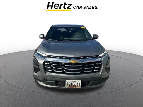 Used 2025 Chevrolet Equinox LT image 2