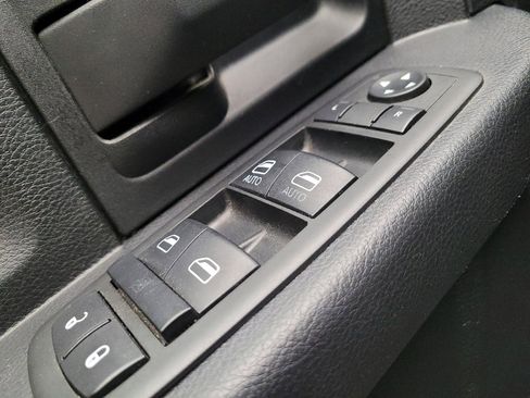 Used 2015 RAM 1500 Express RWD image 27