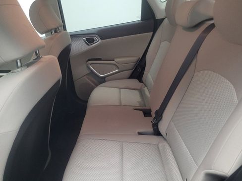 Used 2021 Kia Soul LX FWD image 18
