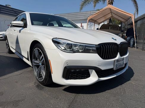 Used 2018 BMW 740i RWD image 9