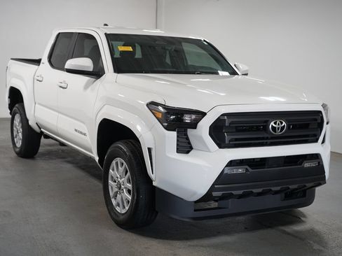 Certified 2025 Toyota Tacoma SR5 RWD image 3