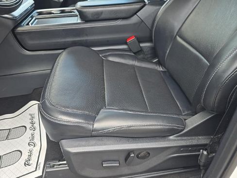 Used 2025 Ford Expedition Platinum AWD/4WD image 4