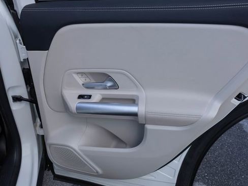 Used 2025 Mercedes-Benz GLA 250 4MATIC image 18