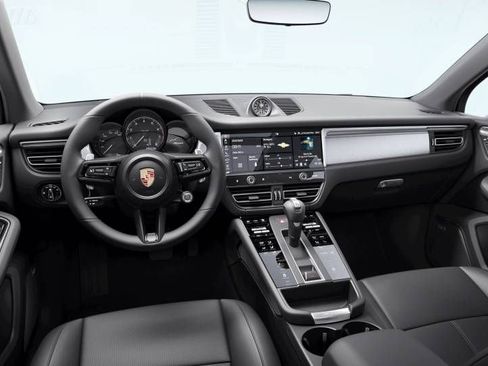 Certified 2026 Porsche Macan AWD/4WD image 9
