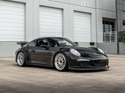 Used 2014 Porsche 911 GT3 RWD image 2