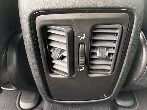 Used 2025 Dodge Durango GT RWD image 29