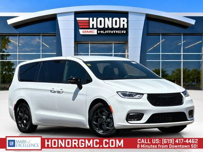 Used 2024 Chrysler Pacifica Limited
