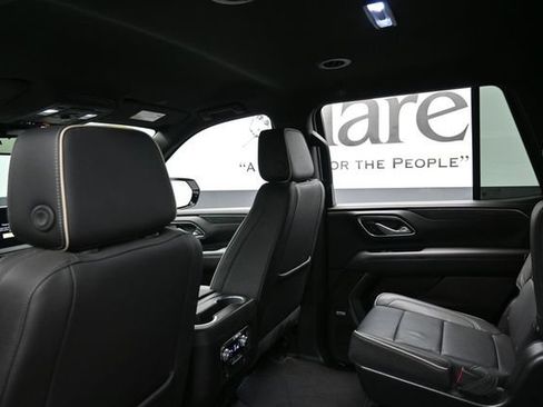 Used 2023 GMC Yukon SLT w/ SLT Luxury Package AWD/4WD image 33