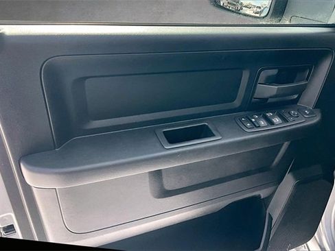 Used 2024 RAM 2500 Tradesman w/ Chrome Appearance Group image 15