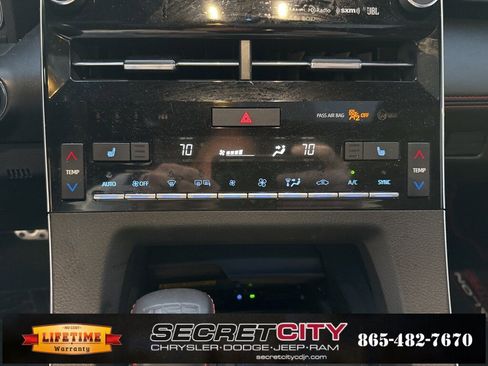Used 2021 Toyota Avalon TRD image 29