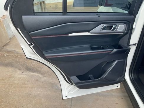 Used 2025 Ford Explorer ST image 22