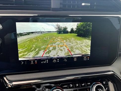 Used 2024 GMC Sierra 2500 AT4 w/ AT4 Premium Plus Package AWD/4WD image 16