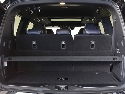 New 2026 INFINITI QX80 4WD w/ Sport Exterior Package image 29