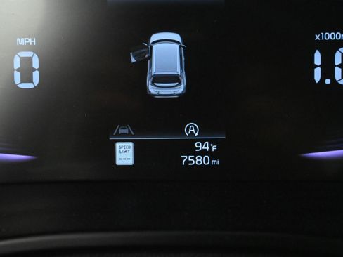 Used 2025 Kia Soul LX FWD image 14