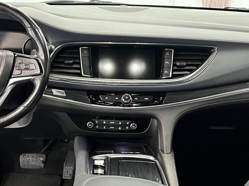 Used 2022 Buick Enclave Premium image 22
