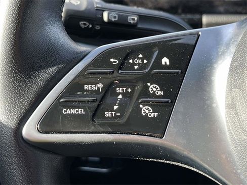 Used 2025 Mercedes-Benz GLA 250 4MATIC image 21