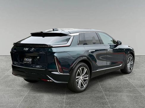 Used 2026 Cadillac Lyriq Luxury w/ LPO, Floor Liner Package AWD/4WD image 10