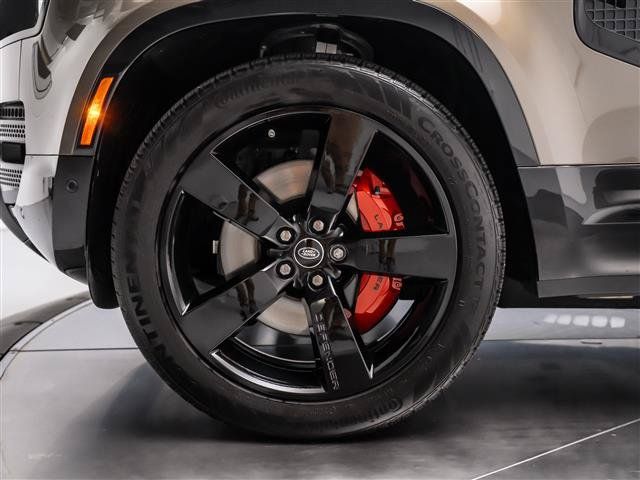 Used 2025 Land Rover Defender 110 X AWD/4WD image 11