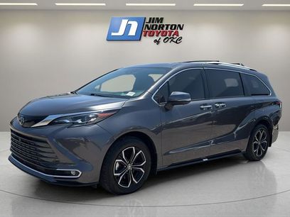 Used 2025 Toyota Sienna Platinum