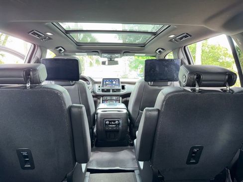 Used 2021 Chevrolet Tahoe Z71 w/ Luxury Package AWD/4WD image 38