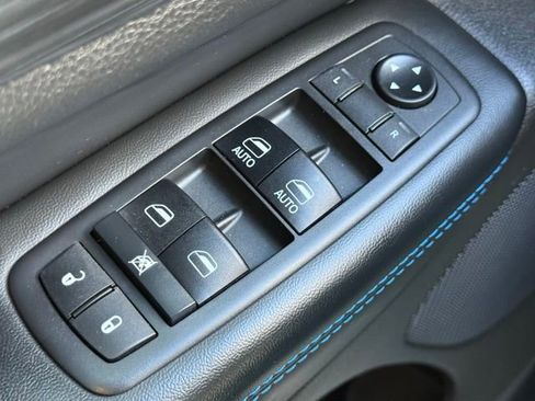 Used 2019 Jeep Grand Cherokee Laredo AWD/4WD image 20